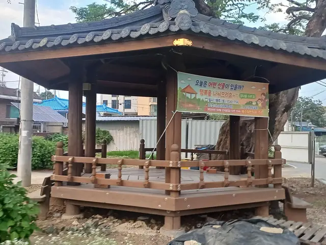 파고라 기둥·난간·계단 접합부 작업 이전