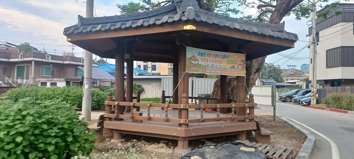 파고라 기둥 정비 방문 시 육각 목재 파고라 전경